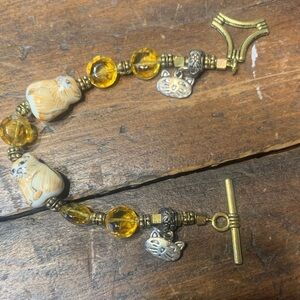 CATS BEADS AND CATS CHARM BRACELET